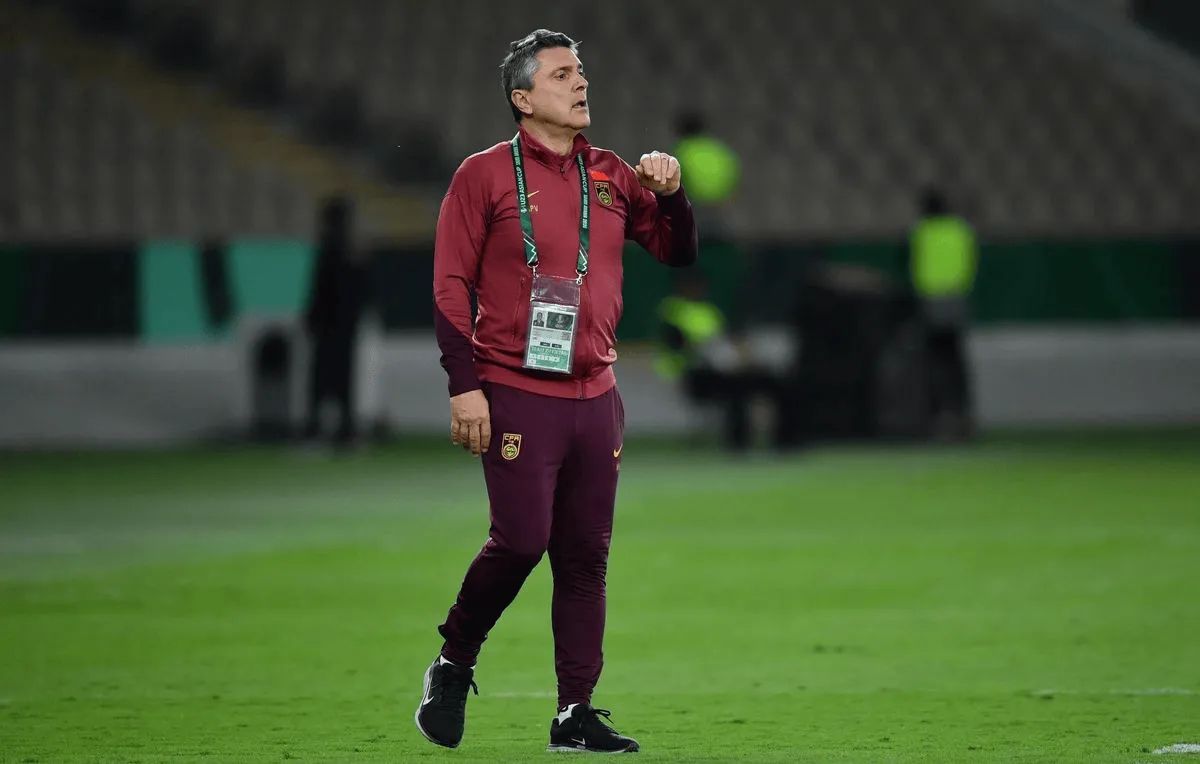 半岛体育-亚足联官网介绍安东尼奥：32岁开始执教，曾获亚足联杯冠军